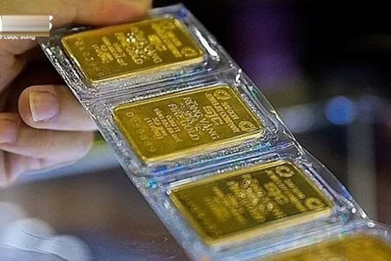 Giá vàng quay đầu giảm sốc, 'bốc hơi' 1,5 triệu đồng/lượng chỉ sau vài giờ
