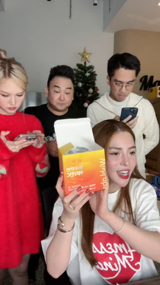 Vụ đột kích kho hàng online ở Hà Nội: PewPew lên tiếng sau khi xuất hiện cùng hot girl chốt nghìn đơn trên livestream, khẳng định chịu trách nhiệm-2