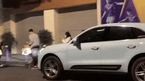 Vũ Văn Thanh tập tễnh rời sân, được gái xinh lái Porsche 4 tỷ đến đón-4