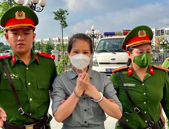 Nữ cựu cục trưởng khai dùng 25 tỉ đồng nhận hối lộ mua chứng khoán, trái phiếu-1