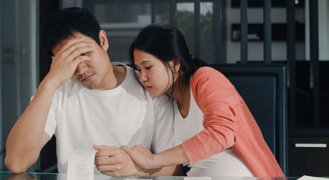 Cứ thế này thì vợ chồng tôi không có nổi 1 đồng để sinh con-1