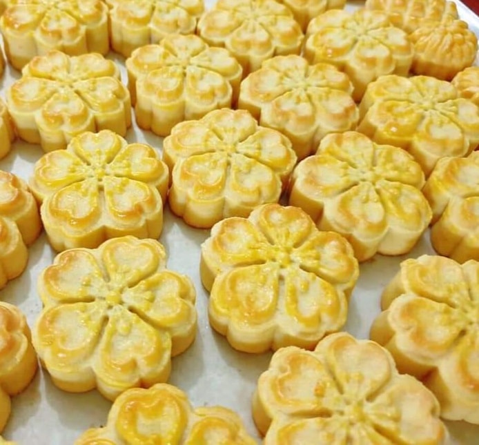 Học mẹ đảm Nha Trang cách làm bánh dứa ngon đẹp bày biện dịp Tết, mang cúng ban Thần tài lại càng hợp-3