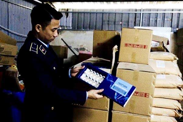 Đột nhập nhà hàng xóm, phá két trộm vàng rồi khoe chiến tích với bạn-2