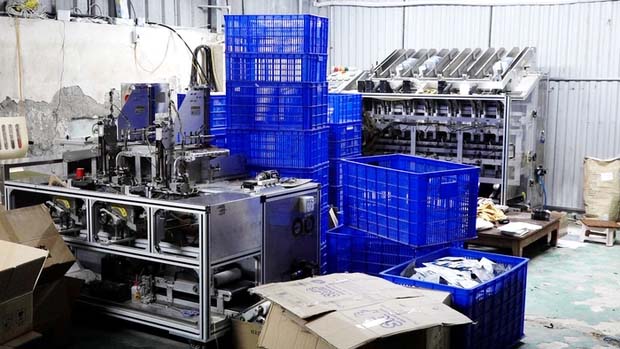 Hàng chục tấn mỹ phẩm, thực phẩm chức năng có dấu hiệu giả Blackmores, Vitamin E Cream bị phát hiện ở trại nuôi gà tại Hà Nội-3