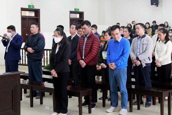 Cựu Thứ trưởng Tô Anh Dũng và cựu điều tra viên Hoàng Văn Hưng được giảm án