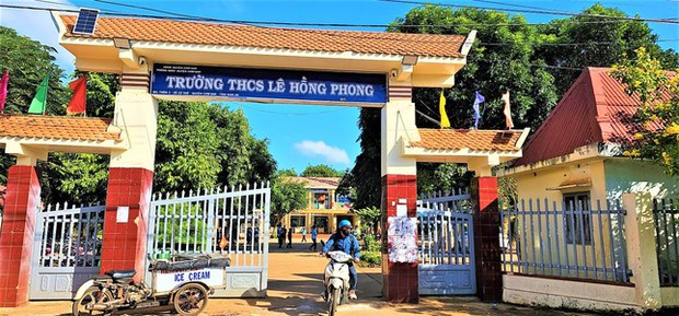 Yêu cầu báo cáo vụ học sinh bị thầy giáo đánh: Chẳng may khua tay hay dùng roi quất?-1