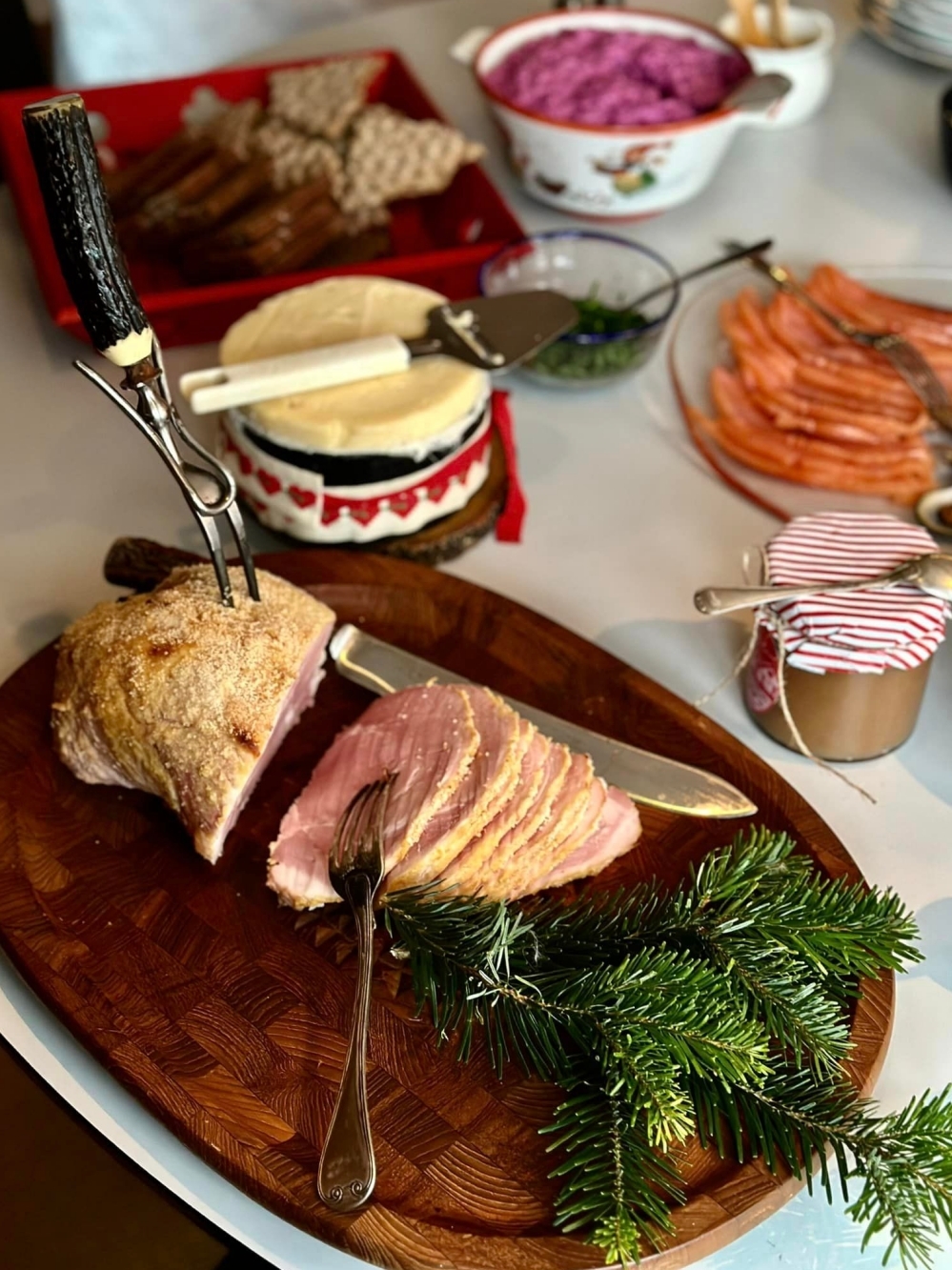 Đoan Trang hé lộ góc nhà gia đình chồng ở Thụy Điển qua ảnh đón Giáng sinh-5