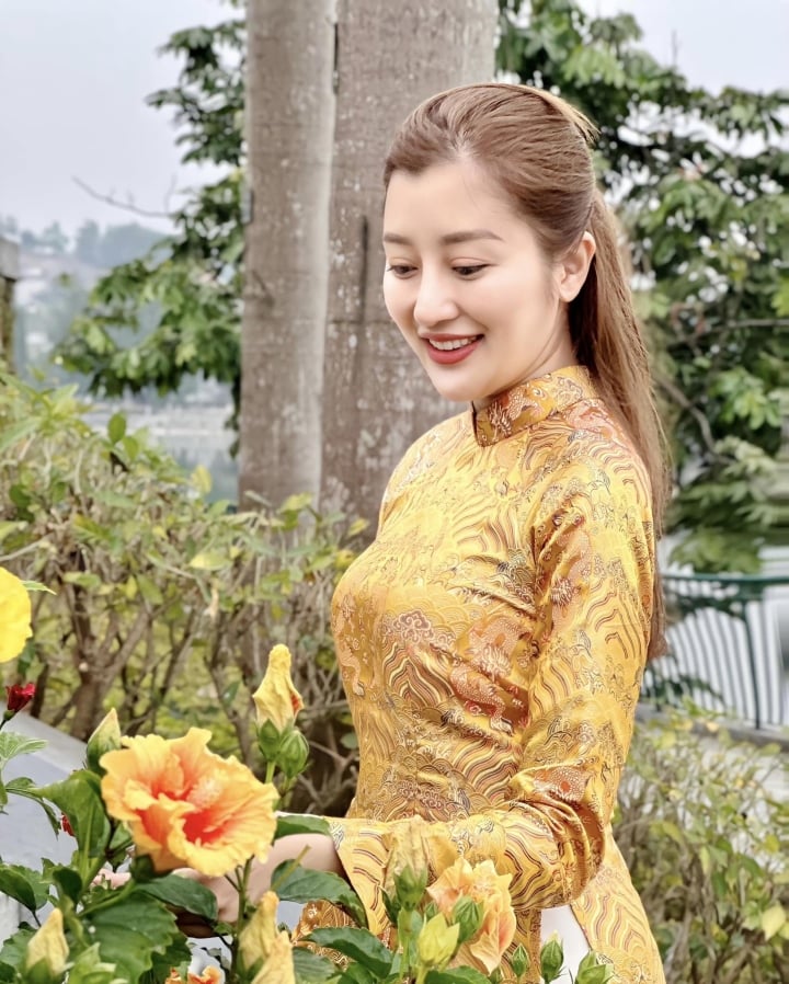 Cuộc sống hòa hợp, hạnh phúc của Bằng Kiều bên vợ mới kém 17 tuổi, xinh đẹp không thua mỹ nhân showbiz-5