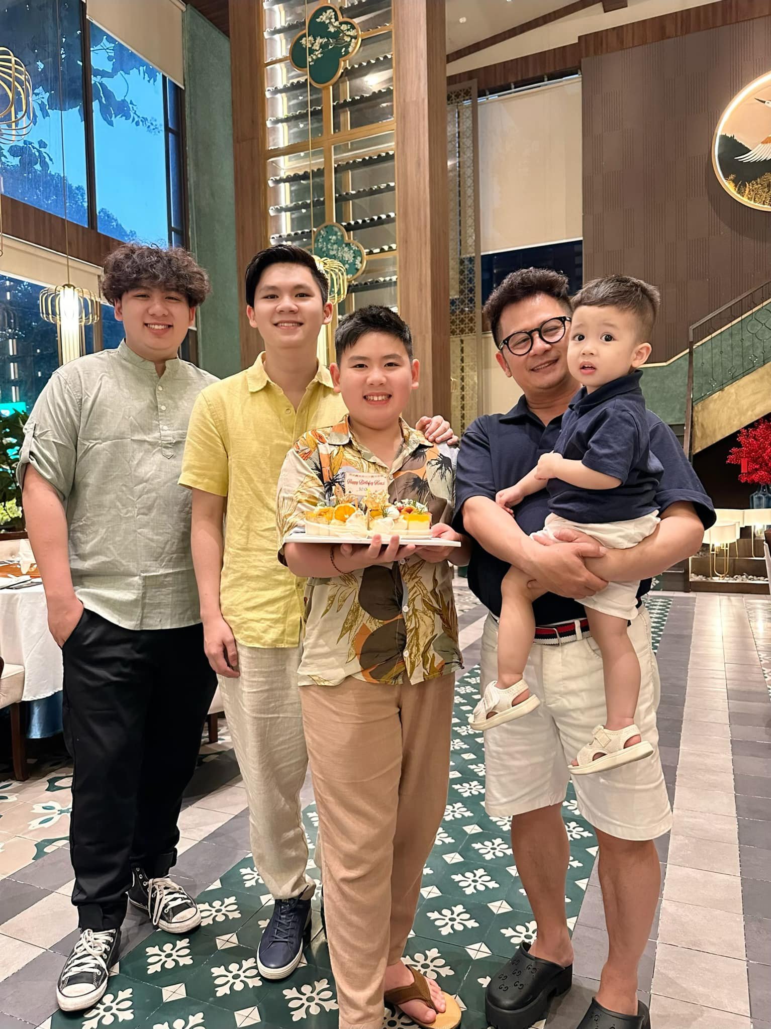 Cuộc sống hòa hợp, hạnh phúc của Bằng Kiều bên vợ mới kém 17 tuổi, xinh đẹp không thua mỹ nhân showbiz-7