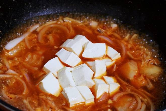 Canh kim chi đậu phụ vừa ngon lại dễ nấu, nóng hôi hổi cho bữa ăn mùa đông-9