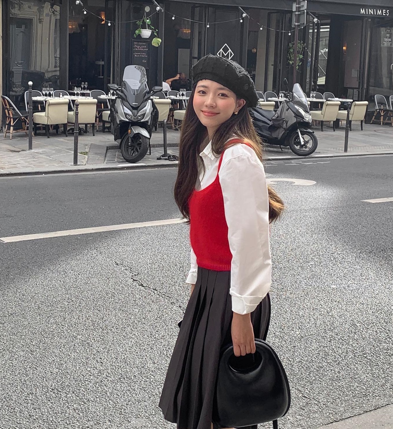 5 mẫu áo sáng màu nên sắm để diện Tết-2