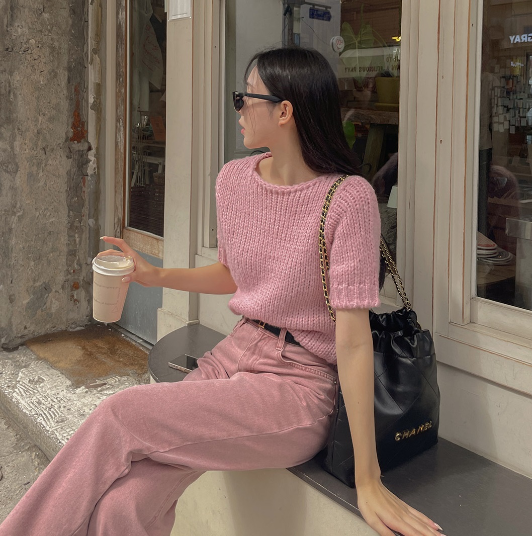 5 mẫu áo sáng màu nên sắm để diện Tết-8