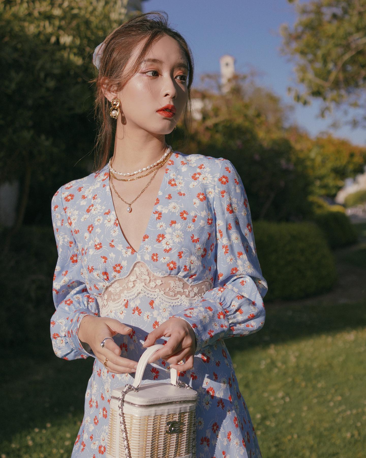 5 món phụ kiện giúp vẻ ngoài sang trọng hơn khi diện váy liền-3