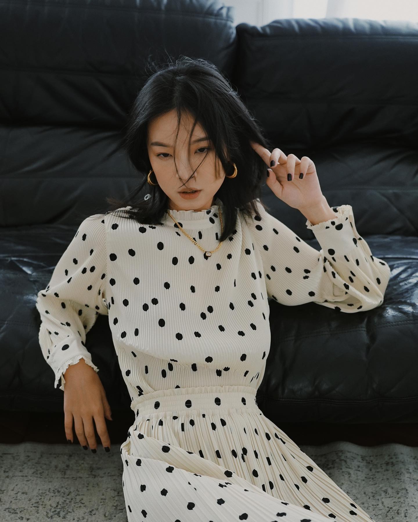 5 món phụ kiện giúp vẻ ngoài sang trọng hơn khi diện váy liền-5