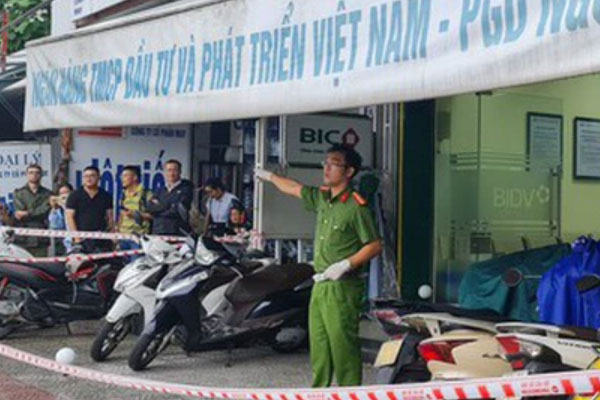 Thủ đoạn tinh vi của nhóm làm giả hơn 10.000 tài khoản ngân hàng-3