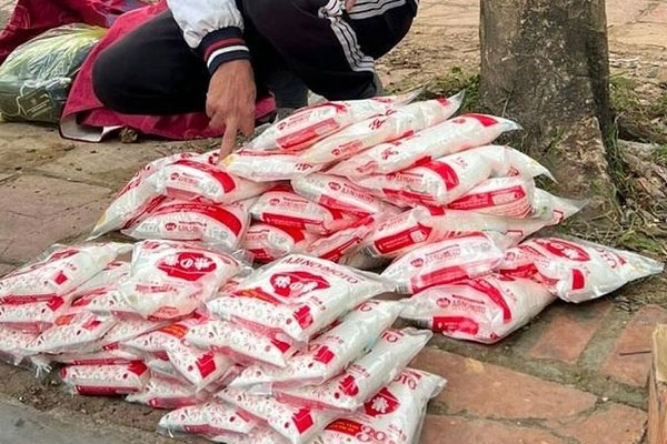 Cầm súng chĩa vào bụng thách thức, người vợ bị chồng bắn thủng đại tràng-2