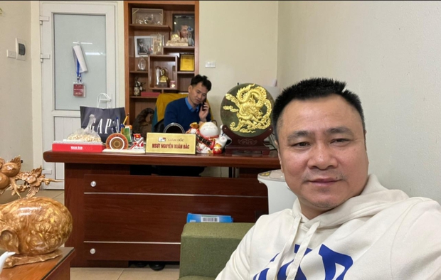 Bị chê không diễn Táo Quân có khi hay hơn, Tự Long đáp trả thế nào?-1