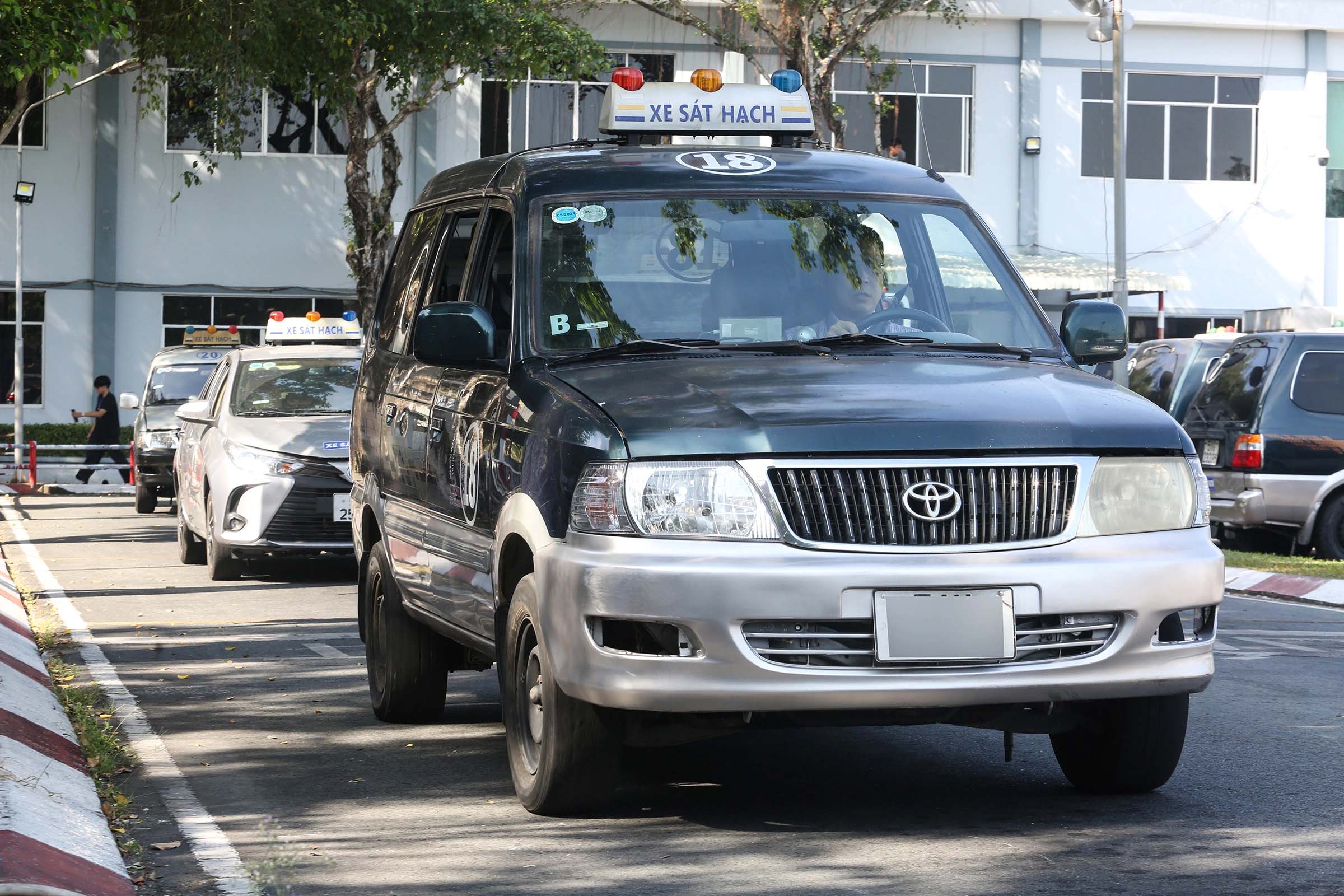 Người thi sát hạch giấy phép lái xe ở TPHCM than khó hơn thi đại học-1