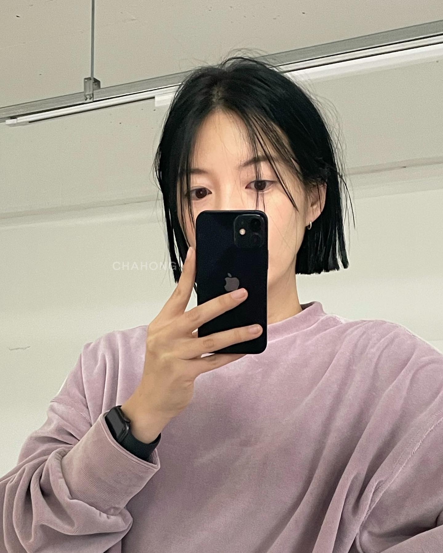 5 kiểu tóc ngắn không cần cắt mái vẫn giúp nhan sắc thăng hạng-8