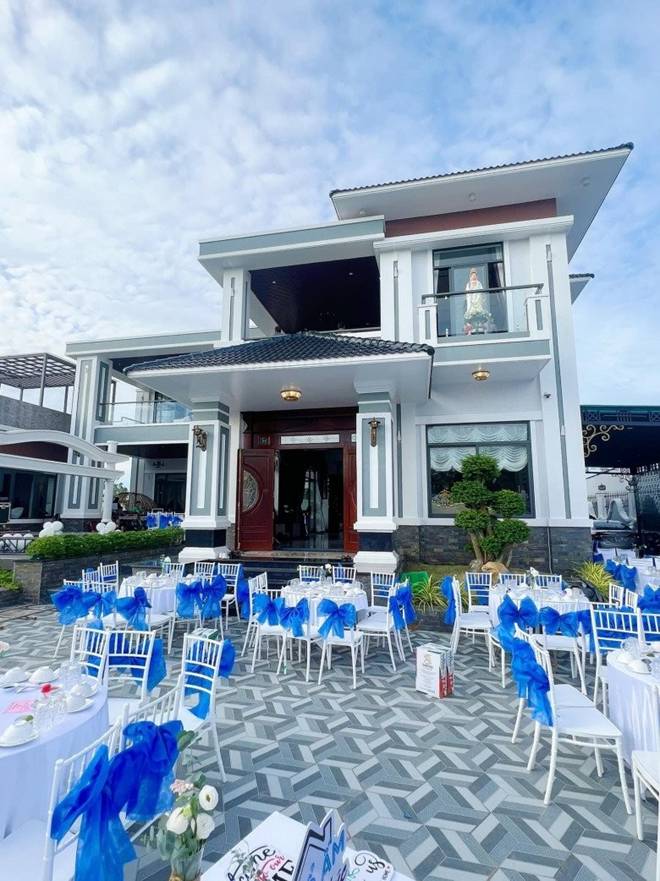 Cặp bố bỉm hot nhất miền Tây Hà Trí Quang - Thanh Đoàn trang trí biệt thự cực hút mắt mừng sinh nhật con sinh đôi-13