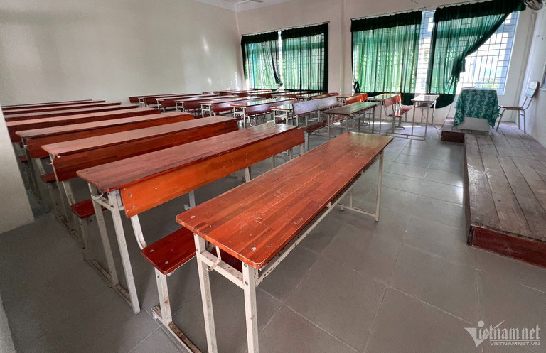 Giảng viên đồng loạt ngừng việc: Người lao động nhận 1 trong 6 tháng lương bị nợ-2