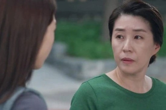 Ngày đầy tháng con mẹ cho tôi 5 triệu, mẹ chồng tặng ô tô, hôm sau tôi bế con về nhà ngoại luôn