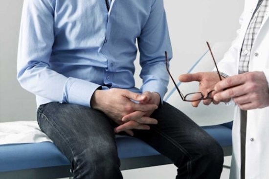 Sử dụng thực phẩm chức năng tăng cơ khi tập gym, chàng trai nhận kết quả vô sinh