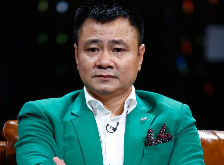 NSND Tự Long trịch thượng khi đáp trả khán giả tắt tivi khỏi phải xem giống Trấn Thành?-1