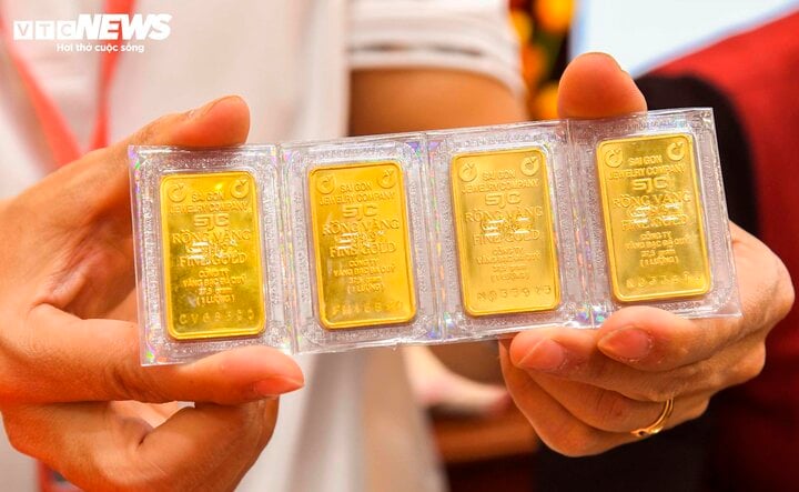 Giá vàng hôm nay 31/12: Giảm về ngưỡng 74 triệu đồng/lượng-1