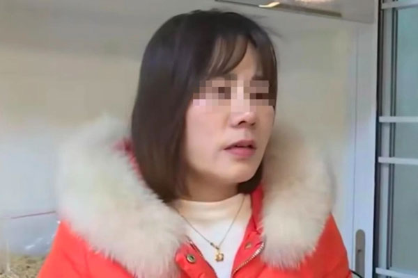 Nhận bánh sinh nhật kèm dòng chữ nhắc nhở làm bài tập về nhà, cậu bé khóc nức nở-2