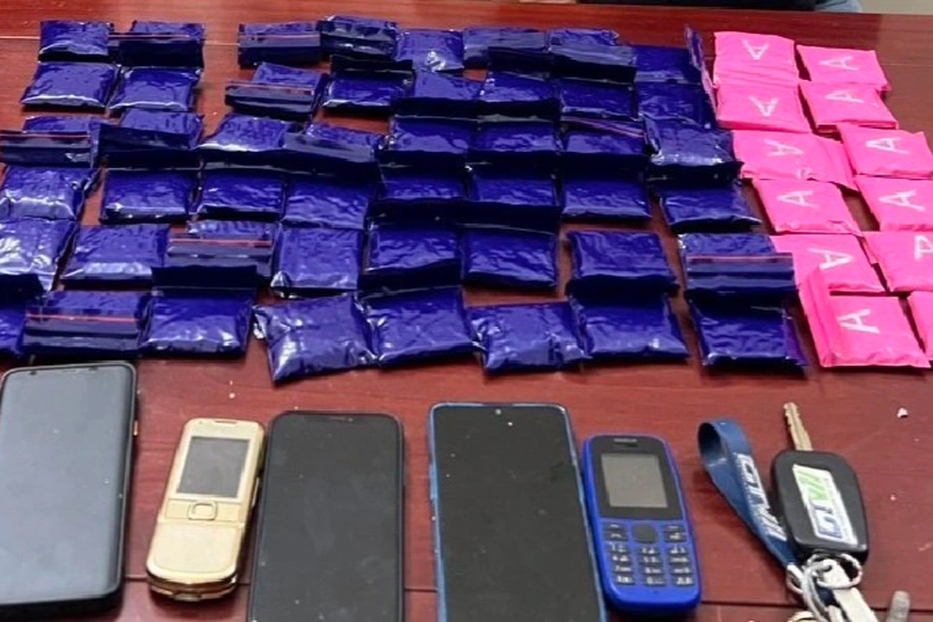 Cảnh sát mật phục bắt tội phạm ma túy như phim hành động-2