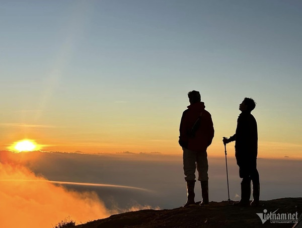 Ông bố một đời lang bạt xốn xang dựng vợ gả chồng cho 2 con những ngày cuối năm-2