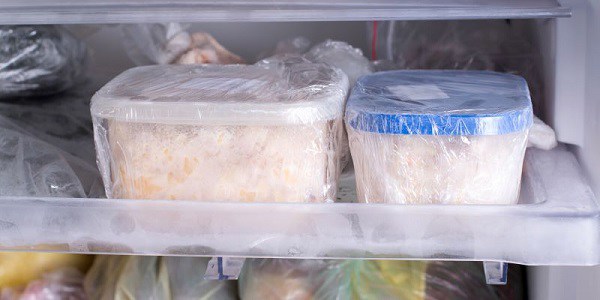 Cơm nguội có dấu hiệu này thì cần bỏ đi, hâm lên ăn rất dễ mắc bệnh tim, thậm chí ngộ độc-4