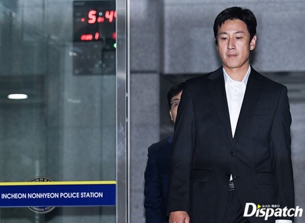 Dispatch bóc trần vụ án Lee Sun Kyun: Tài tử bị nhân tình làm vật hiến tế, cảnh sát thông đồng với truyền thông Hàn điều hướng dư luận-15