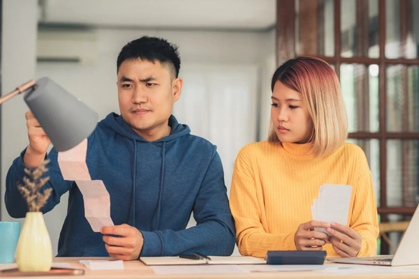 Về quê chơi Tết dương lịch, chồng bắt tôi mua 20 triệu tiền quà biếu-1