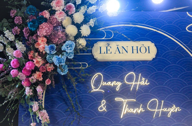 Rạp ăn hỏi của Quang Hải đẹp lung linh trên sân vận động-9