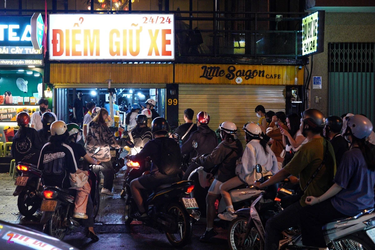 Mất 1 tiếng để gửi xe ở đường Nguyễn Huệ trước giờ countdown-1