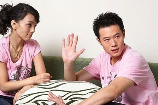Em gái cưới lần 2, tôi định tặng 1 cây vàng nhưng chồng phản đối gay gắt