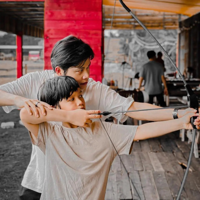 Con thi bị điểm dưới trung bình, nhạc sĩ Nguyễn Văn Chung ứng xử bất ngờ: Thế này thì không đứa trẻ nào trầm cảm vì áp lực học tập-1