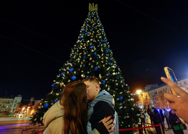 Sau châu Á, người dân châu Âu chào đón năm mới 2024-19