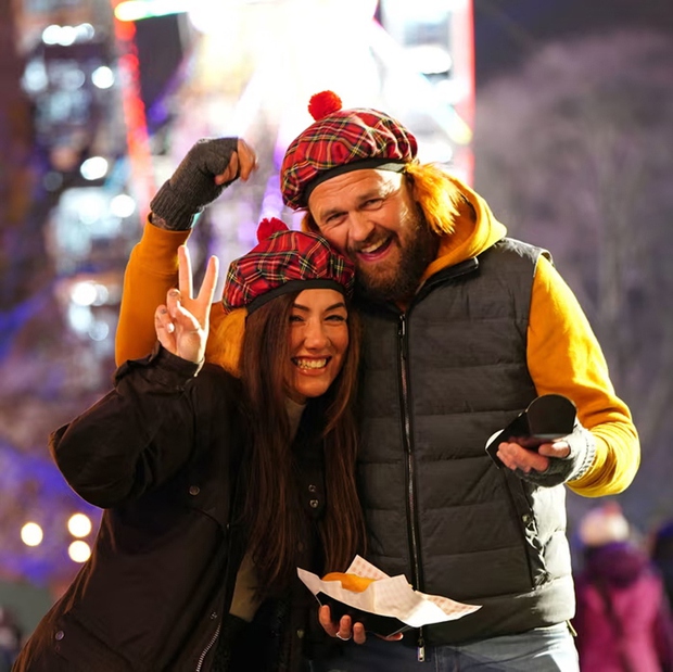 Sau châu Á, người dân châu Âu chào đón năm mới 2024-13