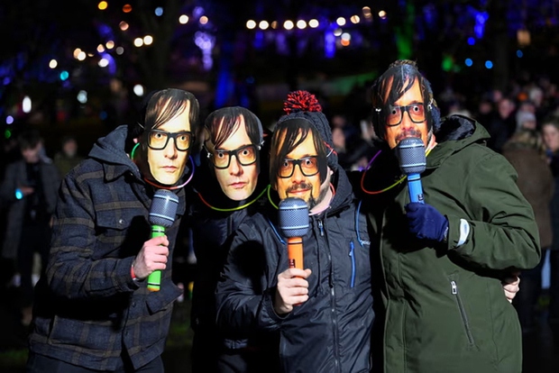 Sau châu Á, người dân châu Âu chào đón năm mới 2024-11