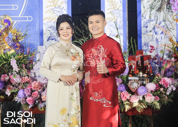 Cận cảnh siêu xe 10 tỷ được Quang Hải dùng để đón Chu Thanh Huyền về dinh-4