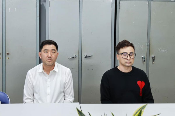 Bắt khẩn cấp ông chủ nhà hàng nuôi 180 tiếp viên nữ sẵn sàng đi khách-1