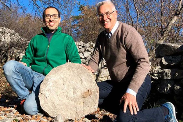 Được badboy tán tỉnh, tưởng yêu chơi mà ai ngờ anh ta lộ mặt sau khi sống thử-4