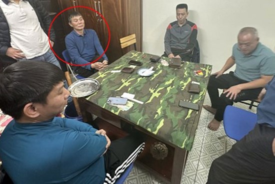 Công an Hà Nội bắt đối tượng dân xã hội có biệt danh Cường ‘kính’