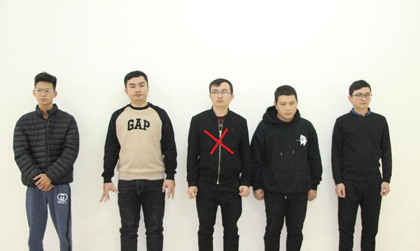 Thủ đoạn tinh vi của nhóm làm giả hơn 10.000 tài khoản ngân hàng-1