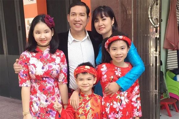 Nhan sắc vợ xinh đẹp, kém 11 tuổi của NSƯT Quang Thắng-14