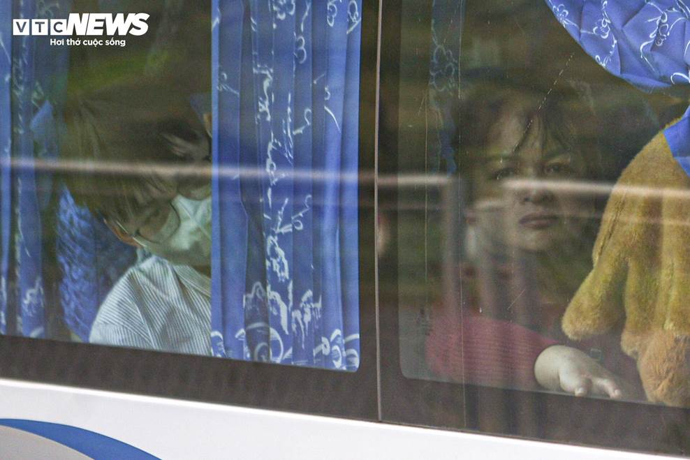 Người dân ùn ùn trở về Thủ đô, cao tốc Pháp Vân - Cầu Giẽ kẹt cứng-6