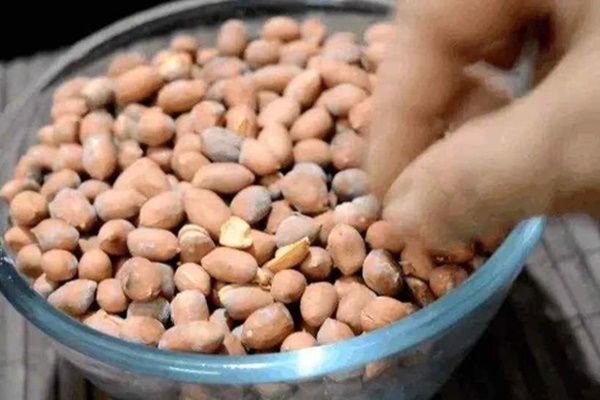 Ăn táo rất tốt cho sức khỏe nhưng nhớ bỏ ngay bộ phận cực kỳ độc này kẻo bỏ mạng khi ăn-3